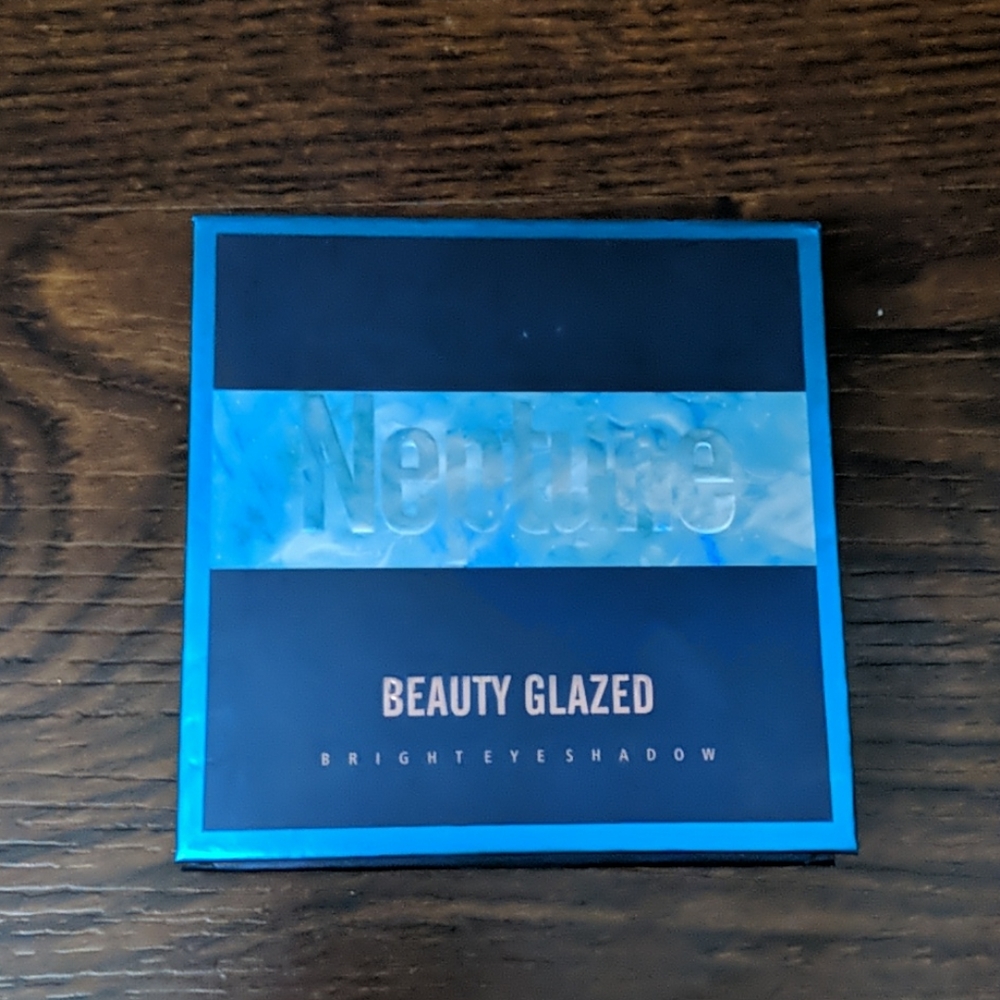 Beauty glazed Neptune palette